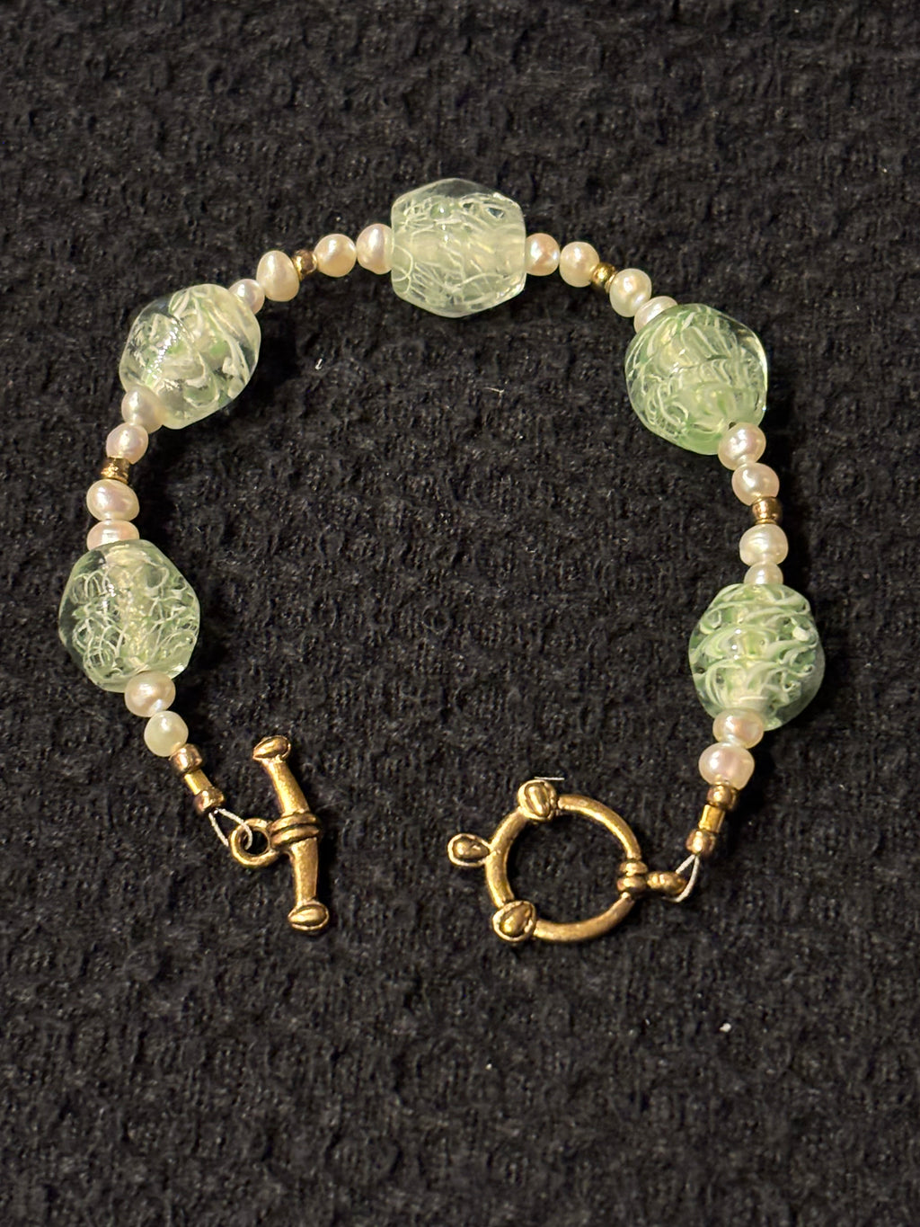 Green Art Glass & Freshwater Pearl Bracelet, Handmade Glass Bead Bracelet with Gold Toggle, Elegant Boho Jewelry