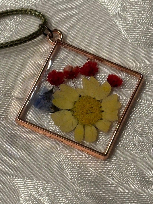 Pressed Flower Resin Pendant Necklace, 18 Inch Sage Green Waxed Cotton Cord Necklace, Botanical Floral Jewelry with Extender