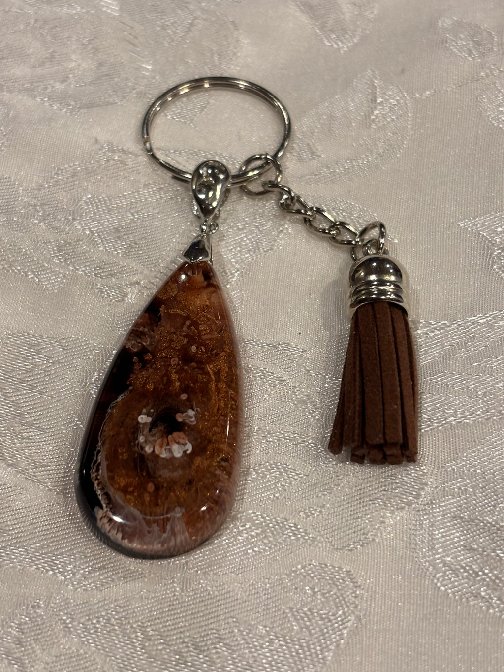 Oval Copper Speckled Resin Keychain with Tassel – Handmade Earthy Boho Key Ring, Unique Artisan Bag Charm Gift (Copy)