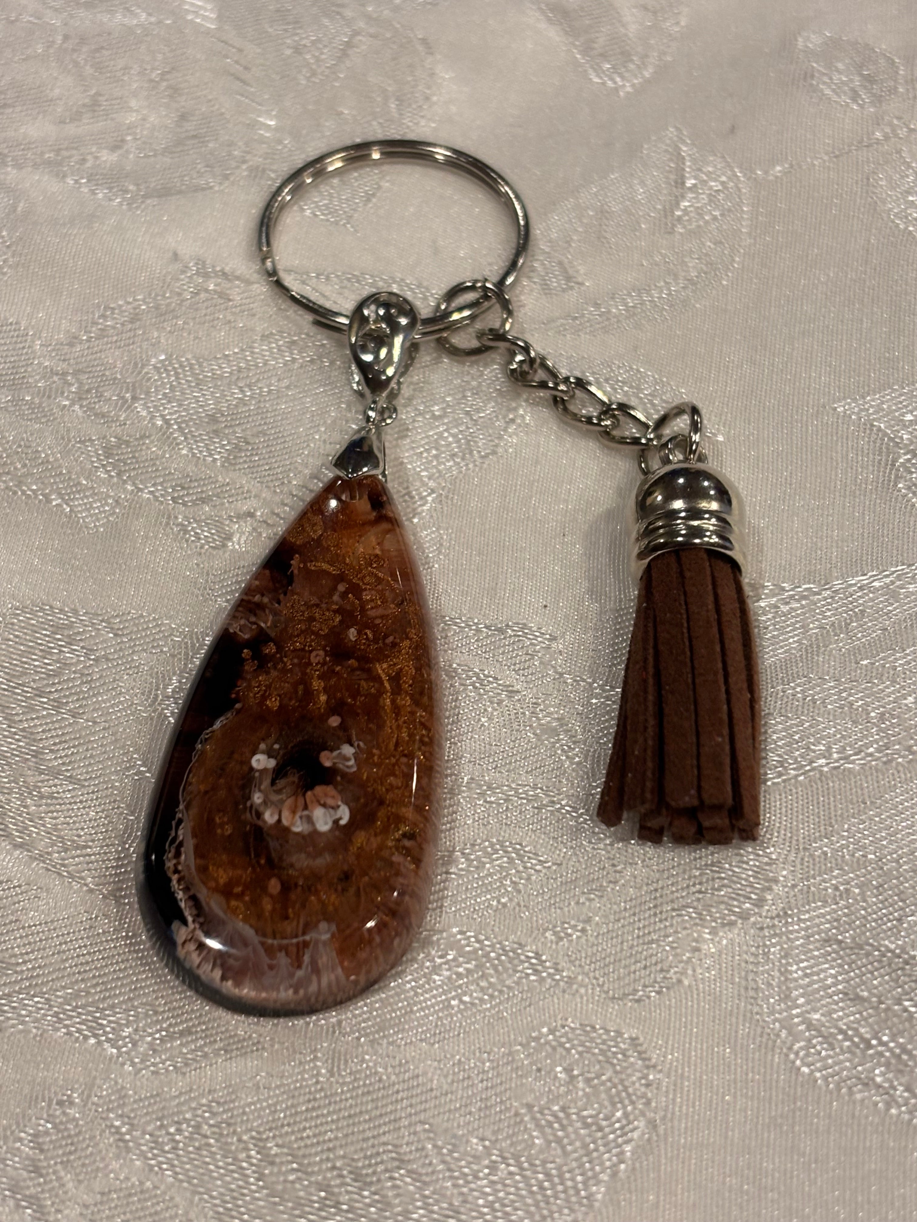 Oval Copper Speckled Resin Keychain with Tassel – Handmade Earthy Boho Key Ring, Unique Artisan Bag Charm Gift (Copy)