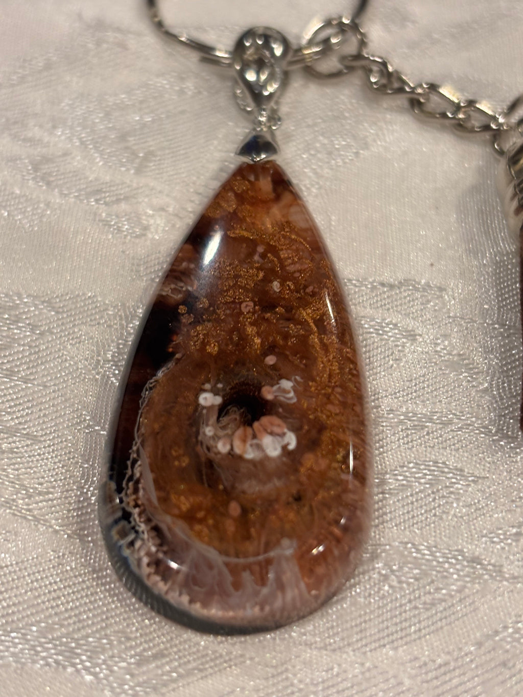 Oval Copper Speckled Resin Keychain with Tassel – Handmade Earthy Boho Key Ring, Unique Artisan Bag Charm Gift (Copy)