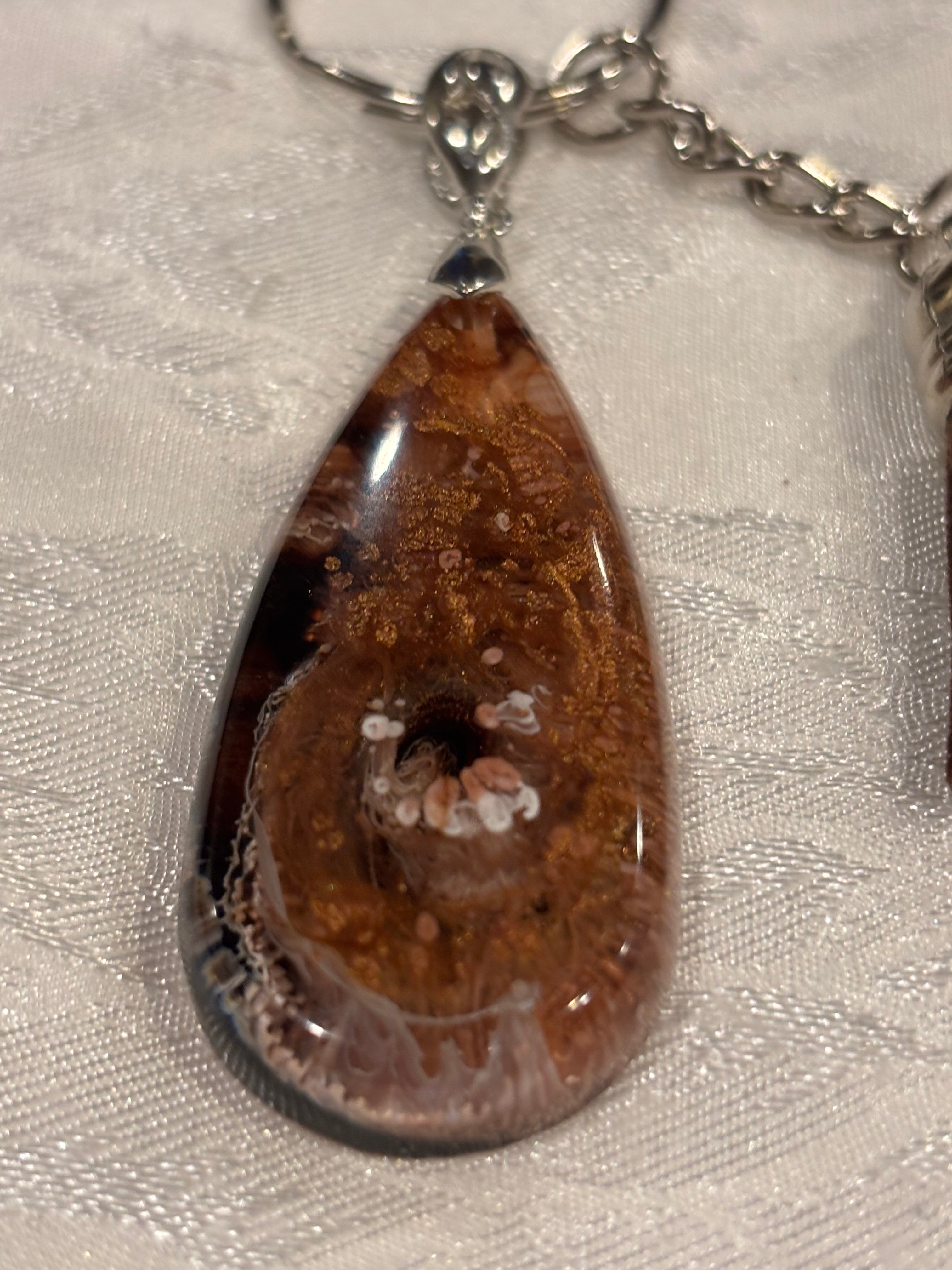 Oval Copper Speckled Resin Keychain with Tassel – Handmade Earthy Boho Key Ring, Unique Artisan Bag Charm Gift (Copy)