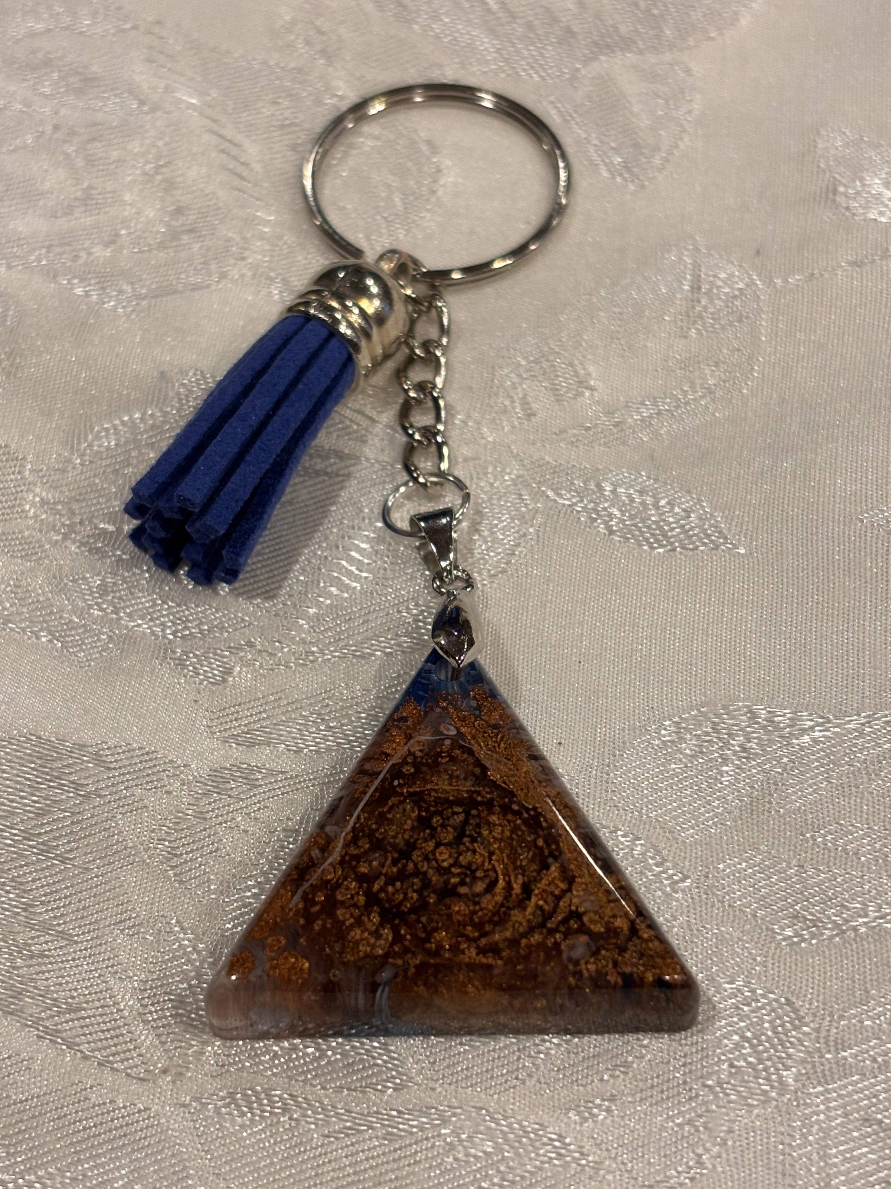 Triangular Copper Speckled Resin Keychain with Tassel – Handmade Earthy Boho Key Ring, Unique Artisan Bag Charm Gift (Copy)