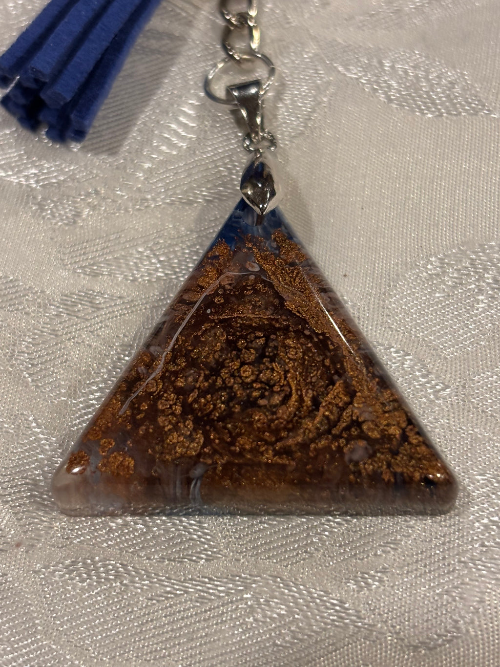 Triangular Copper Speckled Resin Keychain with Tassel – Handmade Earthy Boho Key Ring, Unique Artisan Bag Charm Gift (Copy)