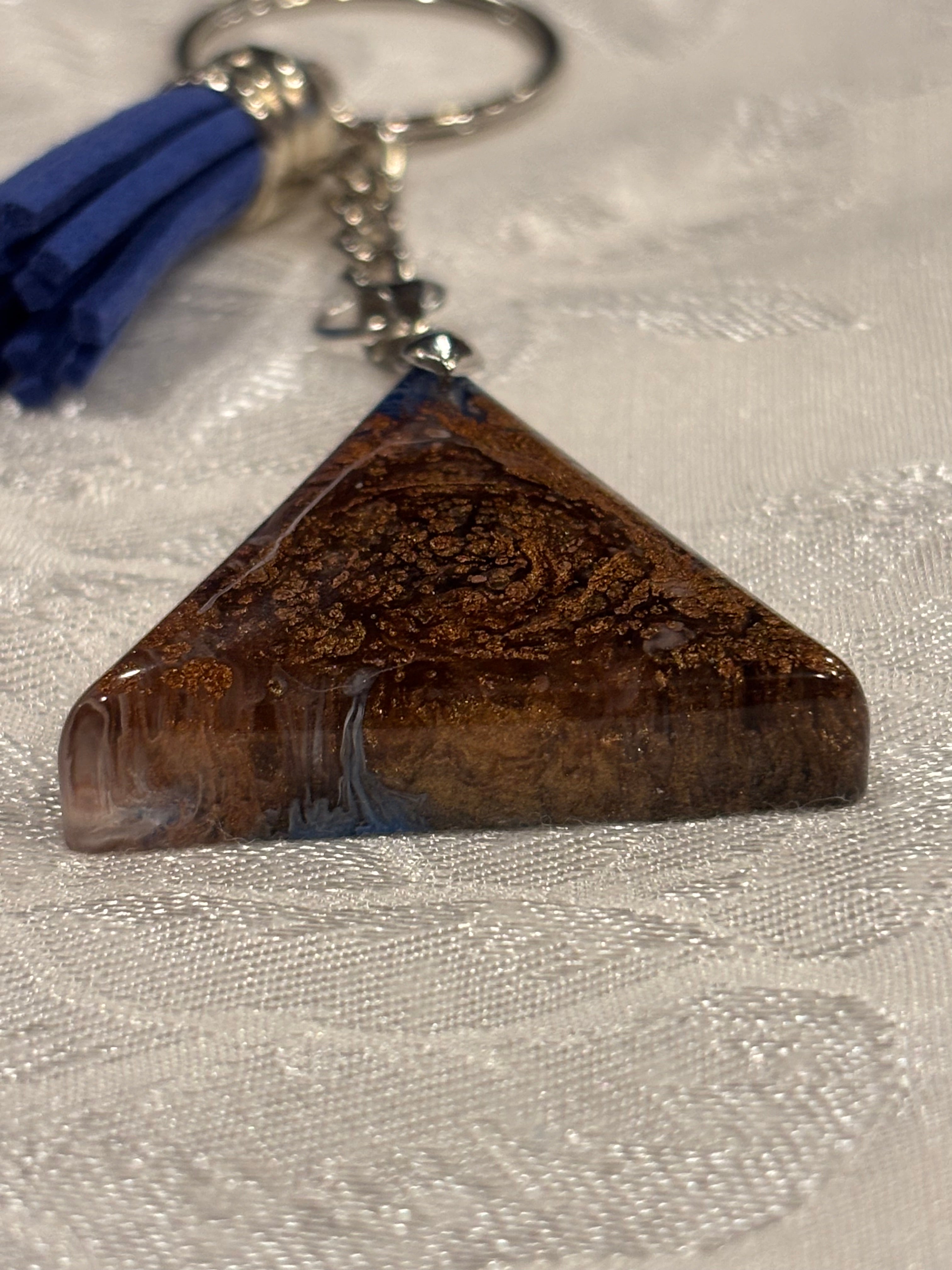 Triangular Copper Speckled Resin Keychain with Tassel – Handmade Earthy Boho Key Ring, Unique Artisan Bag Charm Gift (Copy)