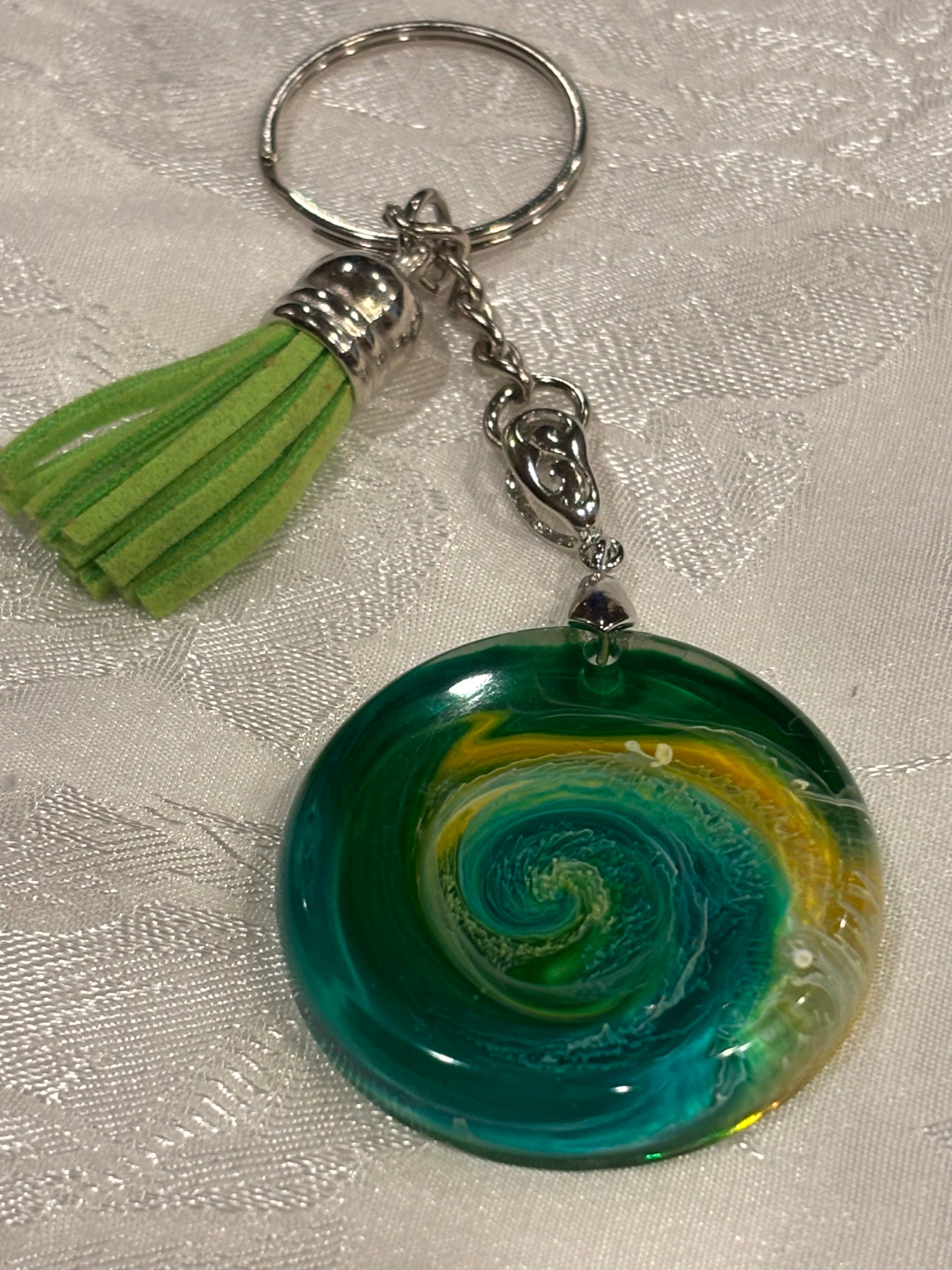 Green & Yellow Gold Petri Swirl Resin Keychain with Tassel – Handmade Abstract Art Keychain, Boho Bag Charm, Unique Gift