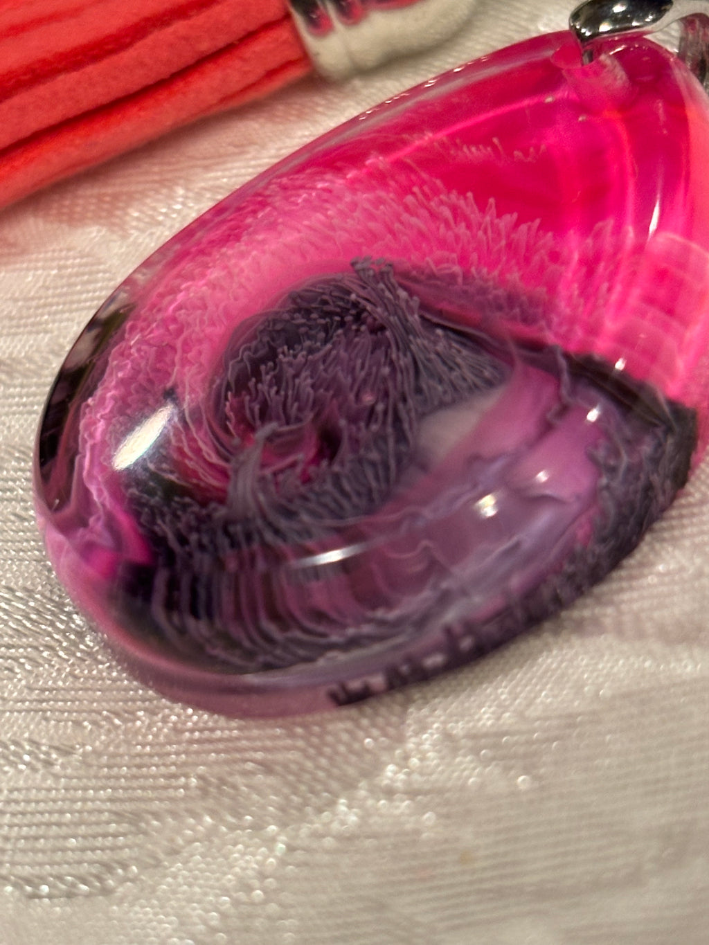 Pink & Purple Petri Swirl Resin Keychain – Handmade Teardrop Keychain with Tassel, Unique Abstract Resin Art, Gift for Her