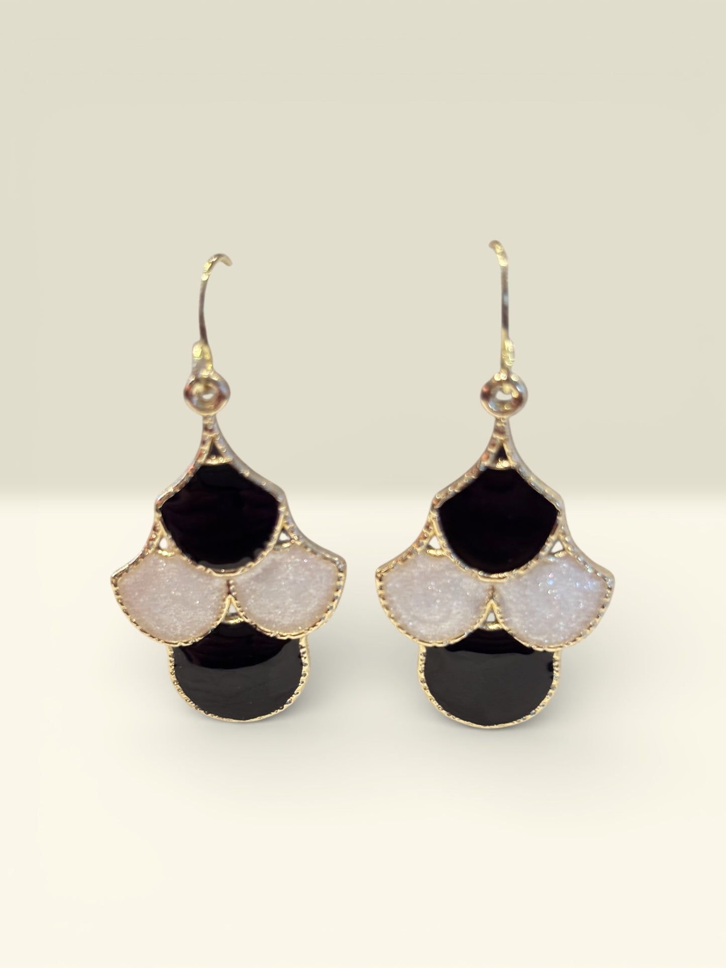 Black and Gold Art Deco Dangle Earrings, Scalloped Chandelier Earrings, Vintage Inspired Statement Jewelry, Elegant Black Earrings